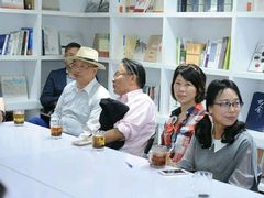 -钟书阁(松江泰晤士小镇店)