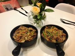 威克特招牌辣白菜肥牛饭-威克特披萨汉堡