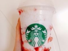 草莓轻乳酪星冰乐-星巴克臻选(国贸商城首店)