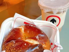 -HOT CRUSH趁热集合·现烤面包(环球港店)