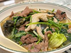 芫茜皮蛋鮮牛肉米粉-华嫂冰室(尖沙咀店)