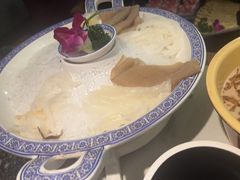 川门毛肚七绝-哥老官重庆美蛙鱼头(宝山龙湖店)