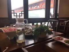 -小天鹅火锅·一线江景洪鼎旗舰店(洪崖洞店)