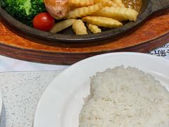 铁板司华力肠鸡扒饭-香港新发烧腊茶餐厅(水围店)