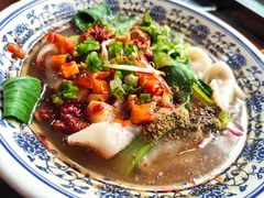 -爆炸头阿姨小四川正宗川味小吃(无任何分店)