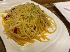 酸辣土豆丝-清真·玛丽亚新疆菜主题餐厅(浙江中路店)