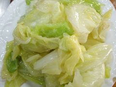 炝拌圆白菜-张记烤羊腿