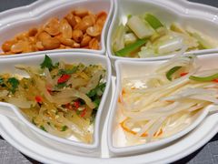 -左庭右院鲜牛肉火锅黑金店(陆家嘴中心店)