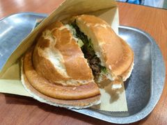 菌菇烤牛肉堡-魏斯理汉堡(西安西咸吾悦广场店)