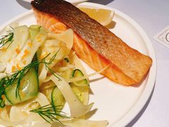 周末早午餐香煎新西兰三文鱼-壳里西餐厅Coquille Seafood Bistro(蒙自路店)