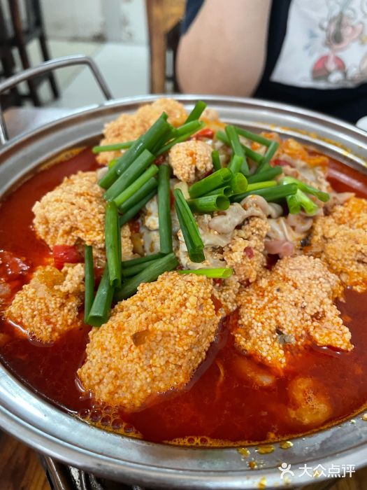 湘菜时代风味餐厅锅仔鱼籽鱼泡图片