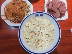 本人亲手掰的馍-马洪小炒泡馍馆(钟楼回民街店)