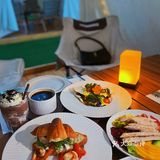 成都绝美露营西餐厅。眺望双子塔，拍照满分💯