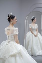 -欣薇婚纱(新源乐汇城店)