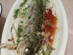 -鸿一饭店(隐秀路店)