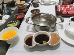 -红鼎豆捞·非遗鲍皇汤火锅(宝丰路店)