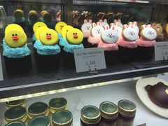 -LINE FRIENDS Garosu-gil Flagship Store