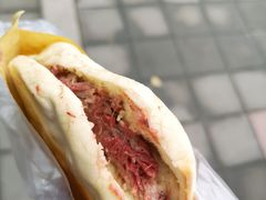 腊牛肉夹馍-杨天玉腊牛羊肉店