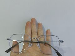 -罗伯特眼镜·蔡司官方授权(罗湖国贸店)