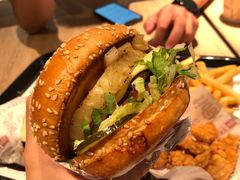 -The Habit Burger Grill 哈比特汉堡(复兴soho店)