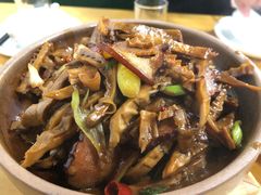 笋干腊肉煲-万景饭店·鱼街农家菜
