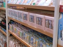 -名创优品(北京新中关购物中心地铁层店)