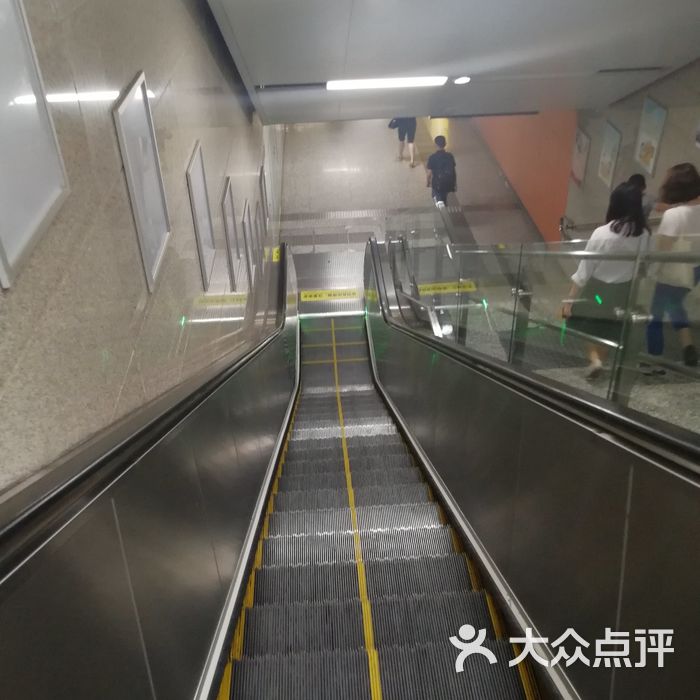 梅园开原寺地铁站