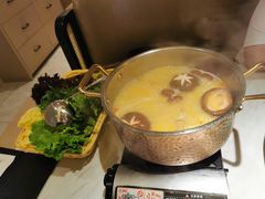 -荷花亭·湖北融合菜(中商广场店)