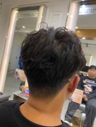 -一東造型烫发染发