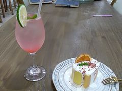 -共舞时光猫咖·狗咖(新街口店)