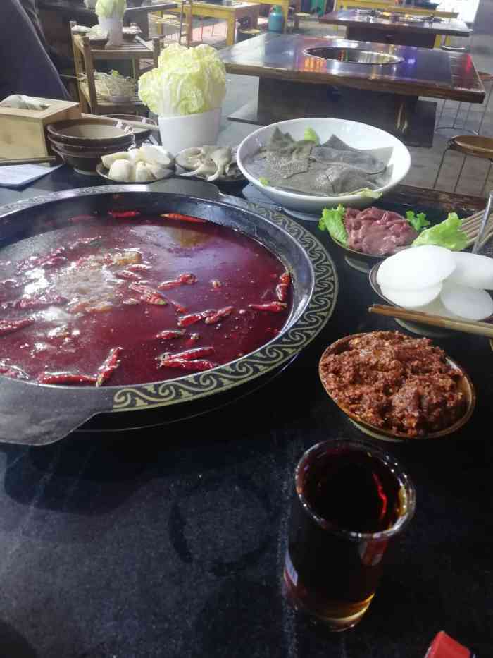 钱庄重庆老火锅(南亚店)-"是我不配吃米饭吗[疑问][疑问][疑问].