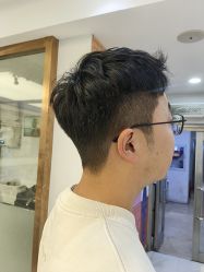 -镁连社·美联社