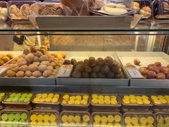 红丝绒冰淇淋泡芙-糕材生(龙湖北京大兴天街店)