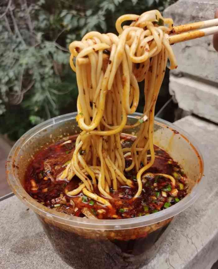 78的称号89,牛肉柴切的巨厚,面少84劲道,要的毛细结下的粗的