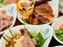-来龍儿鲜切牛肉自助老火锅