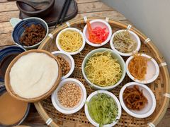 -包整·丝娃娃(一览甲秀楼风景店)