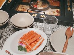 -老牌坊云南鱼豆花火锅(哈西万达店)