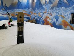 -乔波室内滑雪场