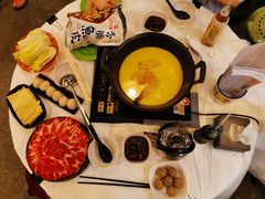 -鲜入围煮花胶鸡海鲜火锅