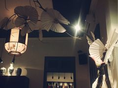 -Noir. Dining in the Dark