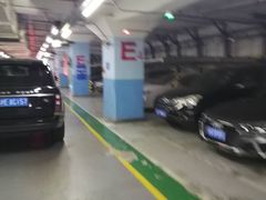 -环球港-停车场