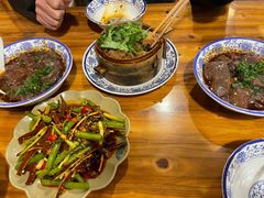 -杨三孃跷脚牛肉(西外棕榈岛店)