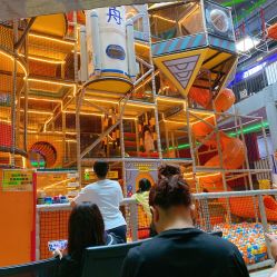 -嗨翻Hi-Fun竞技主题乐园·蹦床团建生日聚会(五棵松华熙店)