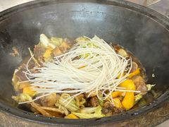 -粘豆包柴火铁锅炖