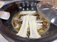 -屯老二农家铁锅炖·行业领军者(梅江店)