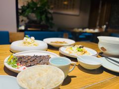 -湖畔鲁菜·二十年老字号餐厅(大明湖店)
