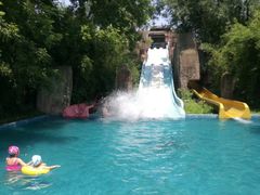 -金孔雀温泉旅游度假村