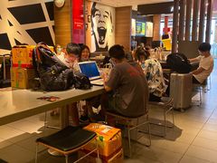 -麦当劳(汉口火车站候车室店)