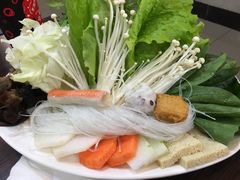 -呷哺呷哺(普陀乐购真北店)
