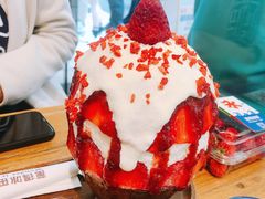 草莓生乳冰-WONDER ICE 萬得冰田(建設路总店)